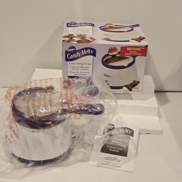 Wilton Candy Melts Candy And Chocolate Melting Pot, 2.5 Cups. - Picture 1 of 12